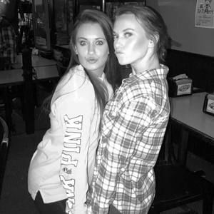 Meet your Posher, Caitlin